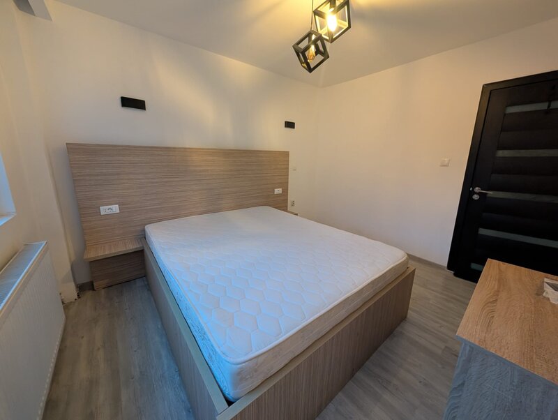 Drumul Taberei, Auchan, Metrou